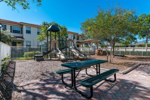 Condo in Delray Beach, Florida, 3 bedrooms  № 1054865 - photo 1