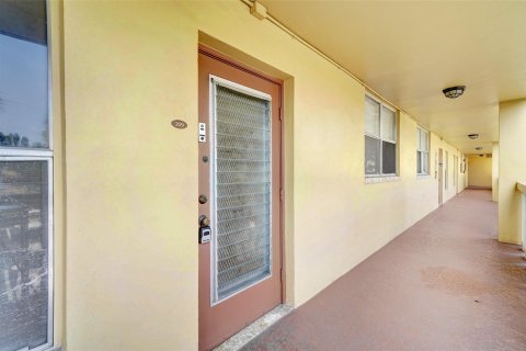 Condominio en venta en Tamarac, Florida, 2 dormitorios, 81.75 m2 № 1055054 - foto 13