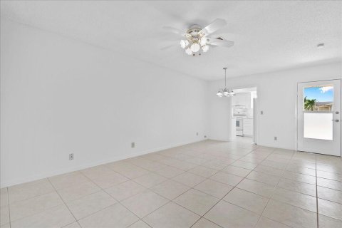 House in West Palm Beach, Florida 1 bedroom, 56.86 sq.m. № 1162978 - photo 26