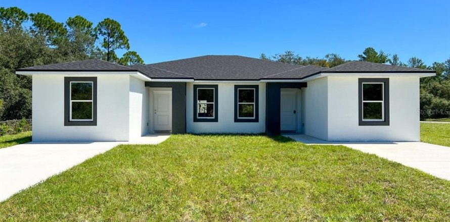 Commercial property in Englewood, Florida 6 bedrooms, 215.9 sq.m. № 1037215