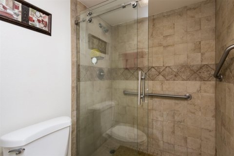 Condo in Tamarac, Florida, 2 bedrooms  № 1061222 - photo 24