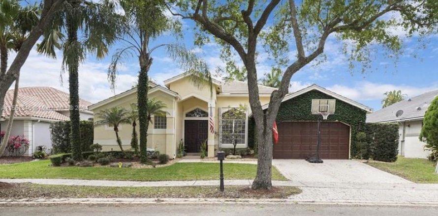 House in Weston, Florida 5 bedrooms, 269.88 sq.m. № 1074384