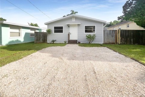 House in Bradenton, Florida 2 bedrooms, 71.16 sq.m. № 1340015 - photo 1