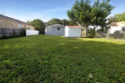 House in Bradenton, Florida 2 bedrooms, 71.16 sq.m. № 1340015 - photo 14