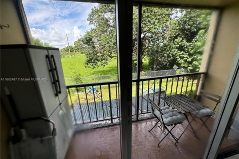 Copropriété à vendre à Miami, Floride: 1 chambre, 63.17 m2 № 1370656 - photo 9