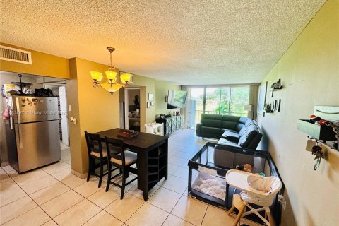 Condominio en venta en Miami, Florida, 1 dormitorio, 63.17 m2 № 1370656 - foto 2