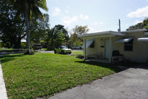 Commercial property in Hollywood, Florida 130.06 sq.m. № 1060760 - photo 3