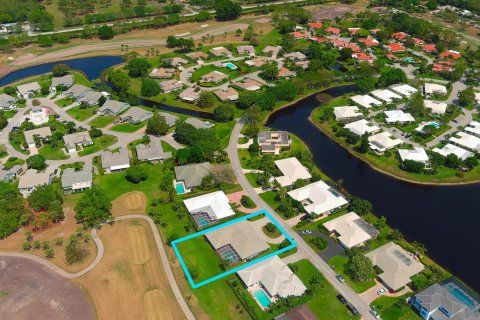 Villa ou maison à vendre à Boynton Beach, Floride: 3 chambres, 257.71 m2 № 1072721 - photo 1