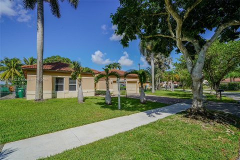 Casa en venta en Cutler Bay, Florida, 4 dormitorios, 193.05 m2 № 1320663 - foto 2