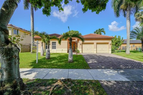 Casa en venta en Cutler Bay, Florida, 4 dormitorios, 193.05 m2 № 1320663 - foto 3