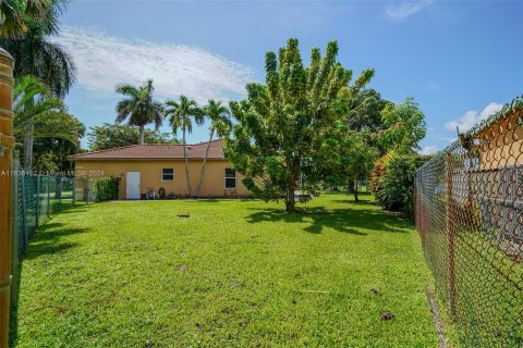 House in Cutler Bay, Florida 4 bedrooms, 193.05 sq.m. № 1320663 - photo 26