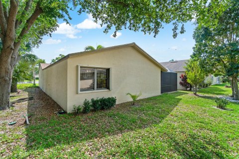 House in Delray Beach, Florida 2 bedrooms, 115.66 sq.m. № 1073650 - photo 25