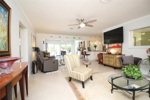 House in Wilton Manors, Florida 3 bedrooms, 141.12 sq.m. № 1060146 - photo 30
