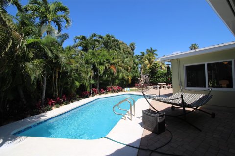 House in Wilton Manors, Florida 3 bedrooms, 141.12 sq.m. № 1060146 - photo 5