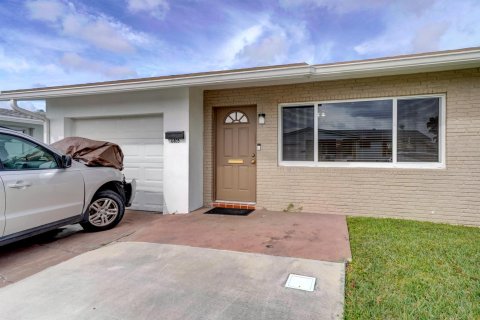 Casa en venta en Margate, Florida, 2 dormitorios, 106 m2 № 1031398 - foto 25