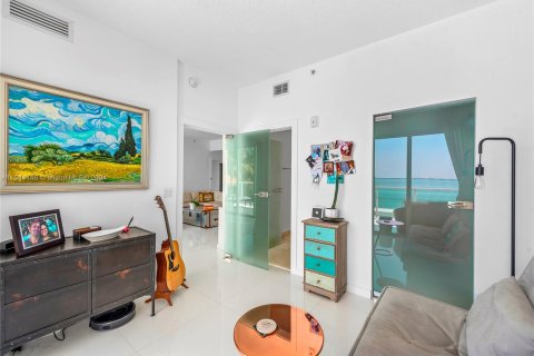 Condo in Miami Beach, Florida, 2 bedrooms  № 1045130 - photo 24