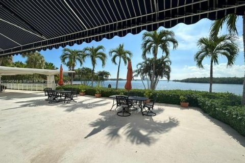 Condo in Sunny Isles Beach, Florida, 2 bedrooms  № 1045024 - photo 16