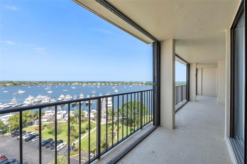 Condominio en venta en North Palm Beach, Florida, 2 dormitorios, 114.73 m2 № 1075052 - foto 11