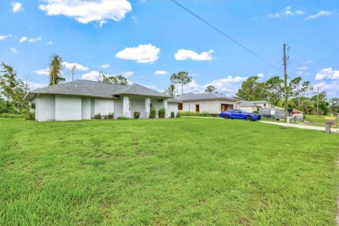 Villa ou maison à vendre à North Port, Floride: 3 chambres, 153.85 m2 № 1266734 - photo 3