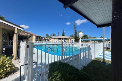 Copropriété à vendre à Greenacres, Floride: 2 chambres, 86.86 m2 № 1375400 - photo 11