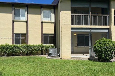 Copropriété à vendre à Greenacres, Floride: 2 chambres, 86.86 m2 № 1375400 - photo 4