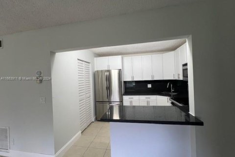 Condo in Greenacres, Florida, 2 bedrooms  № 1375400 - photo 18