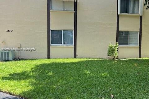 Condo in Greenacres, Florida, 2 bedrooms  № 1375400 - photo 7