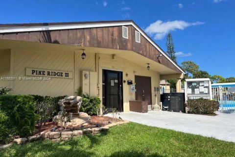 Condo in Greenacres, Florida, 2 bedrooms  № 1375400 - photo 2