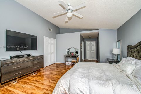 Casa en venta en Pembroke Pines, Florida, 5 dormitorios, 293.11 m2 № 1054007 - foto 22