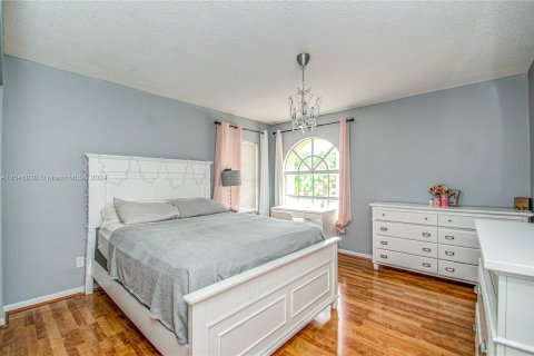 Casa en venta en Pembroke Pines, Florida, 5 dormitorios, 293.11 m2 № 1054007 - foto 20