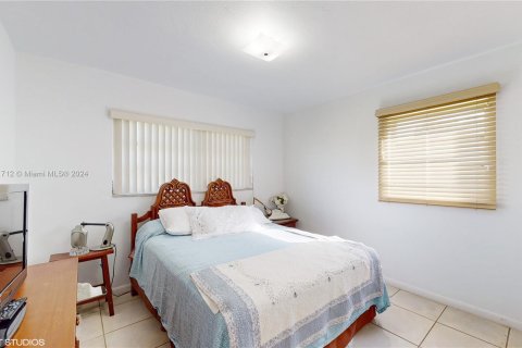 Casa en venta en Miami, Florida, 3 dormitorios, 143.81 m2 № 1413623 - foto 11