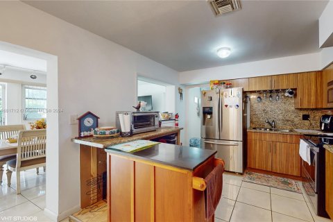 Casa en venta en Miami, Florida, 3 dormitorios, 143.81 m2 № 1413623 - foto 8