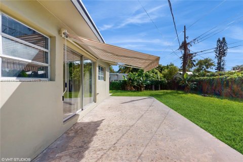 Casa en venta en Miami, Florida, 3 dormitorios, 143.81 m2 № 1413623 - foto 24