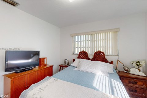 Casa en venta en Miami, Florida, 3 dormitorios, 143.81 m2 № 1413623 - foto 10