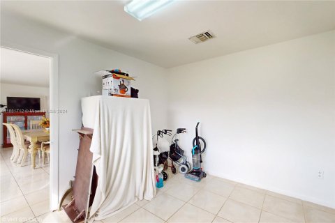 Casa en venta en Miami, Florida, 3 dormitorios, 143.81 m2 № 1413623 - foto 18