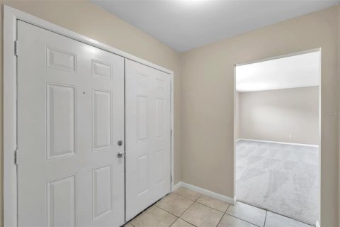 House in Tampa, Florida 4 bedrooms, 186.55 sq.m. № 1402447 - photo 14