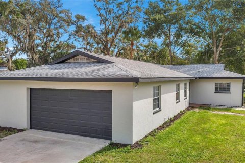 Casa en venta en Tampa, Florida, 4 dormitorios, 186.55 m2 № 1402447 - foto 2