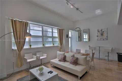 Condominio en venta en Miami Beach, Florida, 1 dormitorio, 61.32 m2 № 1049560 - foto 3