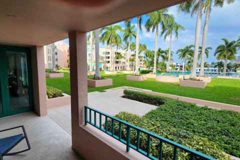 Condo in Boca Raton, Florida, 2 bedrooms  № 1060050 - photo 13