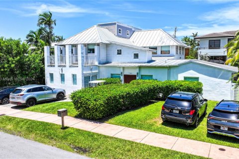 Casa en venta en Key Biscayne, Florida, 5 dormitorios, 337.98 m2 № 1240678 - foto 1