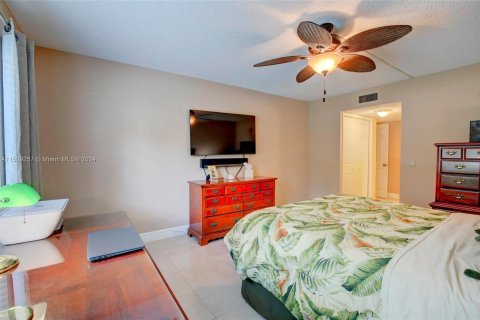 Condo in Weston, Florida, 2 bedrooms  № 1030985 - photo 23