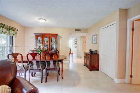 Copropriété à vendre à Weston, Floride: 2 chambres, 114.36 m2 № 1030985 - photo 17