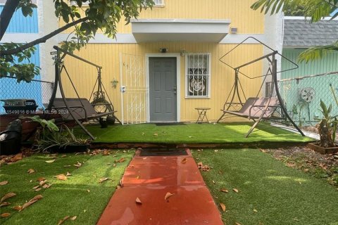 Adosado en venta en Miami, Florida, 3 dormitorios, 124.86 m2 № 1060735 - foto 9