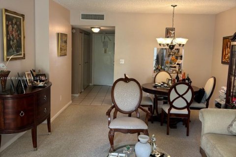 Condo in Tamarac, Florida, 2 bedrooms  № 1060734 - photo 25