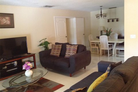 Condominio en venta en Tamarac, Florida, 2 dormitorios, 135.17 m2 № 1226789 - foto 13