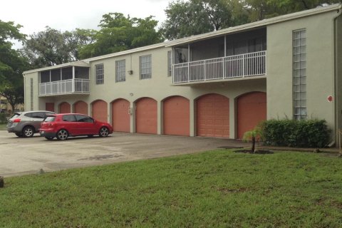 Condominio en venta en Tamarac, Florida, 2 dormitorios, 135.17 m2 № 1226789 - foto 3