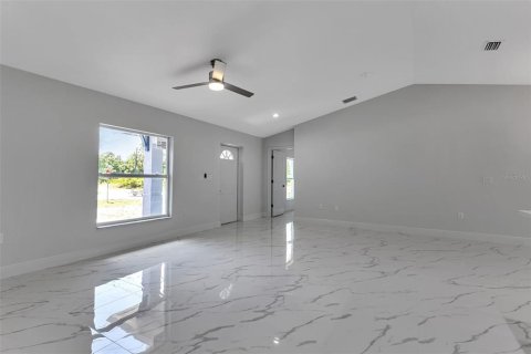 House in Port Charlotte, Florida 3 bedrooms, 129.51 sq.m. № 1242709 - photo 11