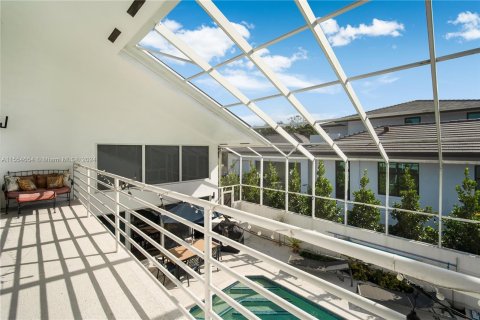 Villa ou maison à vendre à South Miami, Floride: 6 chambres, 300.63 m2 № 1075566 - photo 21