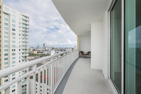 Condo in Hallandale Beach, Florida, 1 bedroom  № 1394808 - photo 5