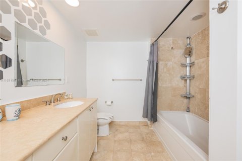 Copropriété à vendre à Hallandale Beach, Floride: 1 chambre, 85.47 m2 № 1394808 - photo 24